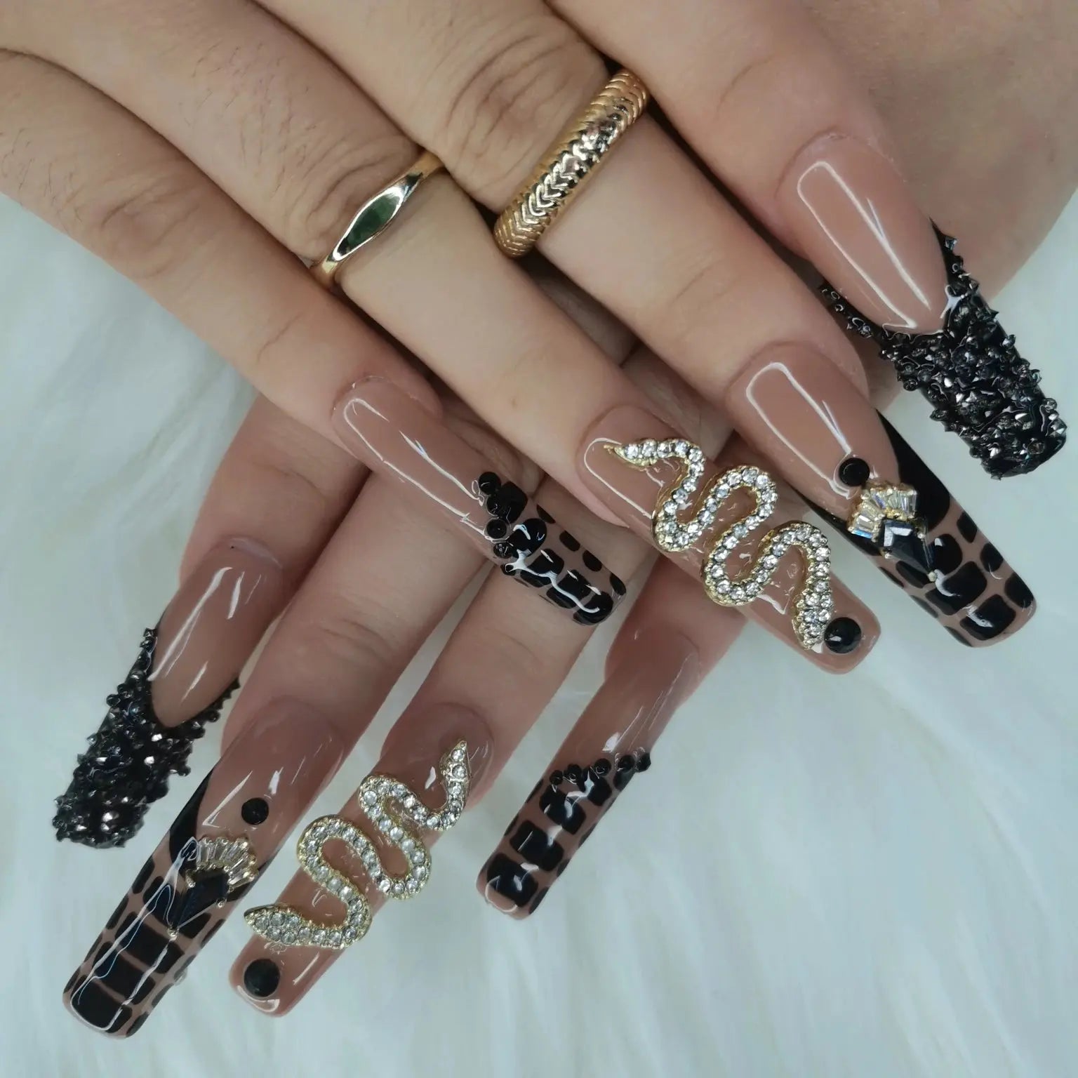 2026 Custom Acrylic Artificial Fingernails Handmade Press-on Nails with Logo Unique New Style Customized Packaging for Designers