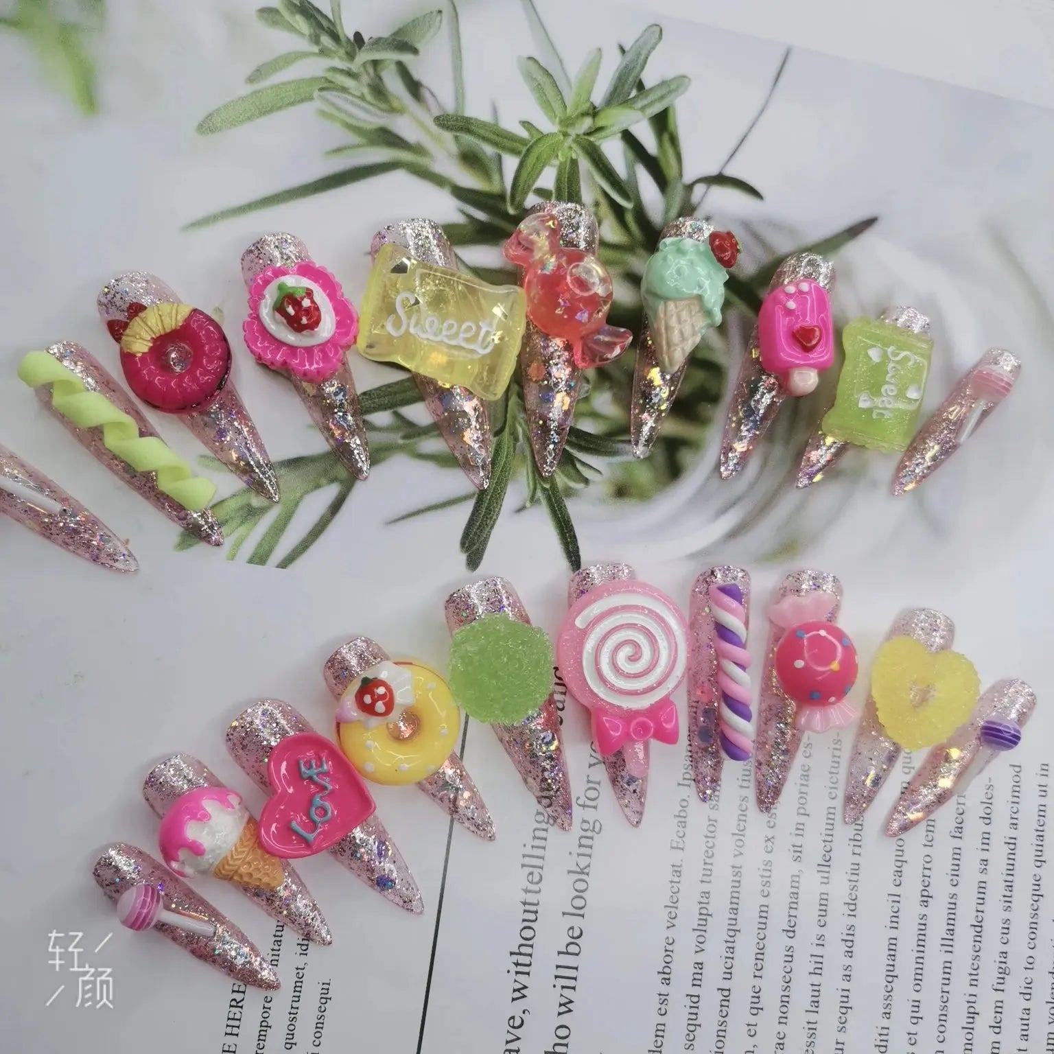 2026 Custom Acrylic Artificial Fingernails Handmade Press-on Nails with Logo Unique New Style Customized Packaging for Designers