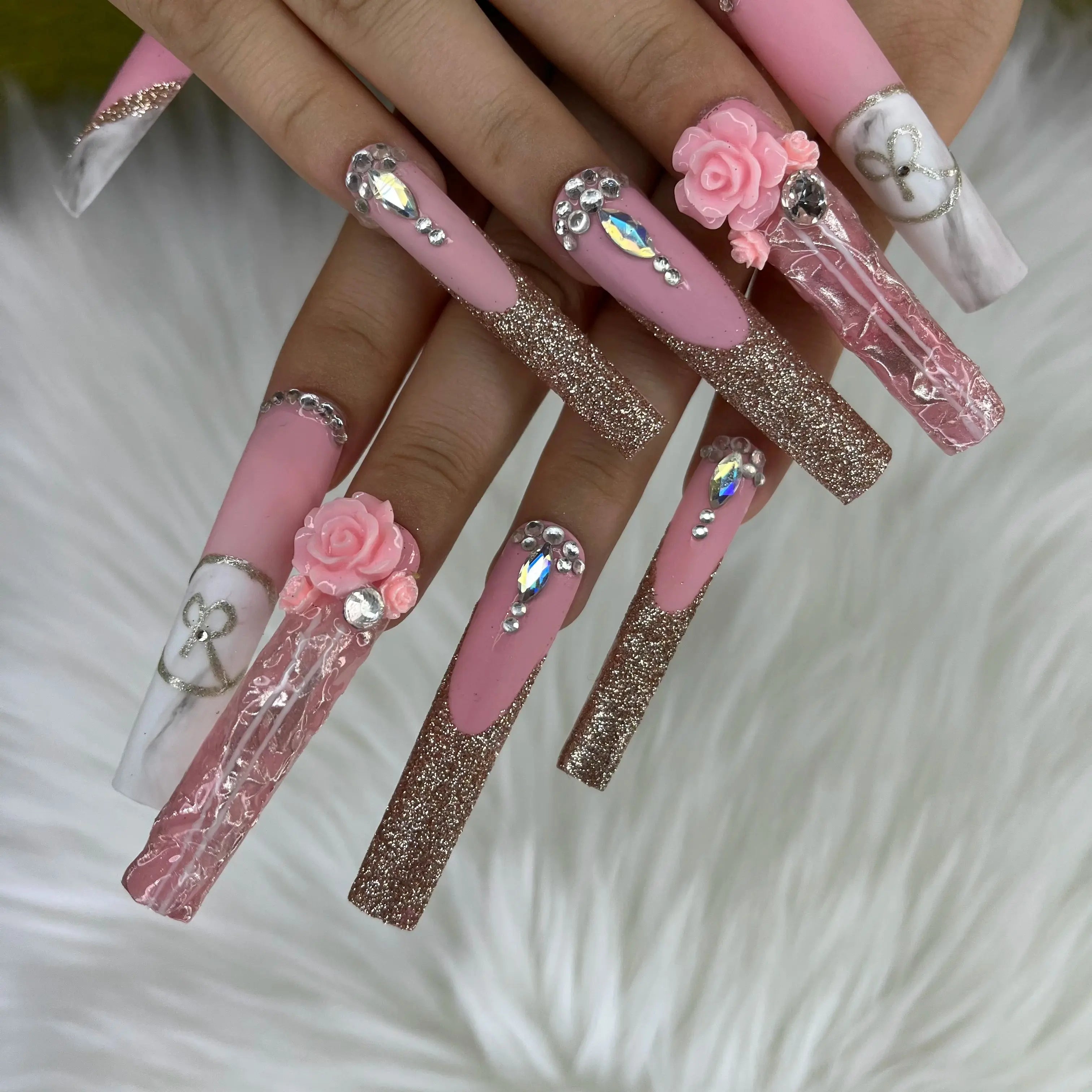 2026 Custom Acrylic Artificial Fingernails Handmade Press-on Nails with Logo Unique New Style Customized Packaging for Designers