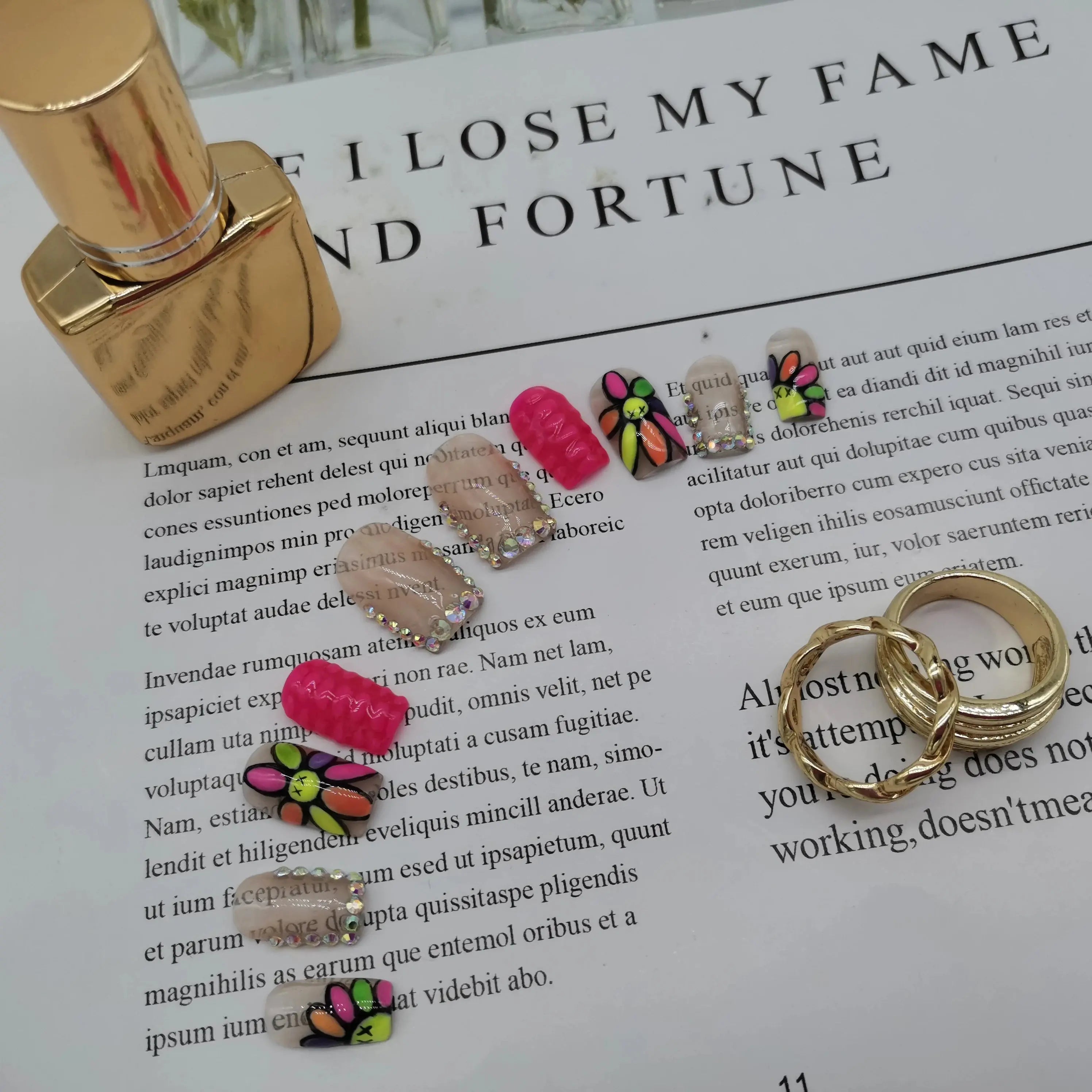 2026 Custom Acrylic Artificial Fingernails Handmade Press-on Nails with Logo Unique New Style Customized Packaging for Designers