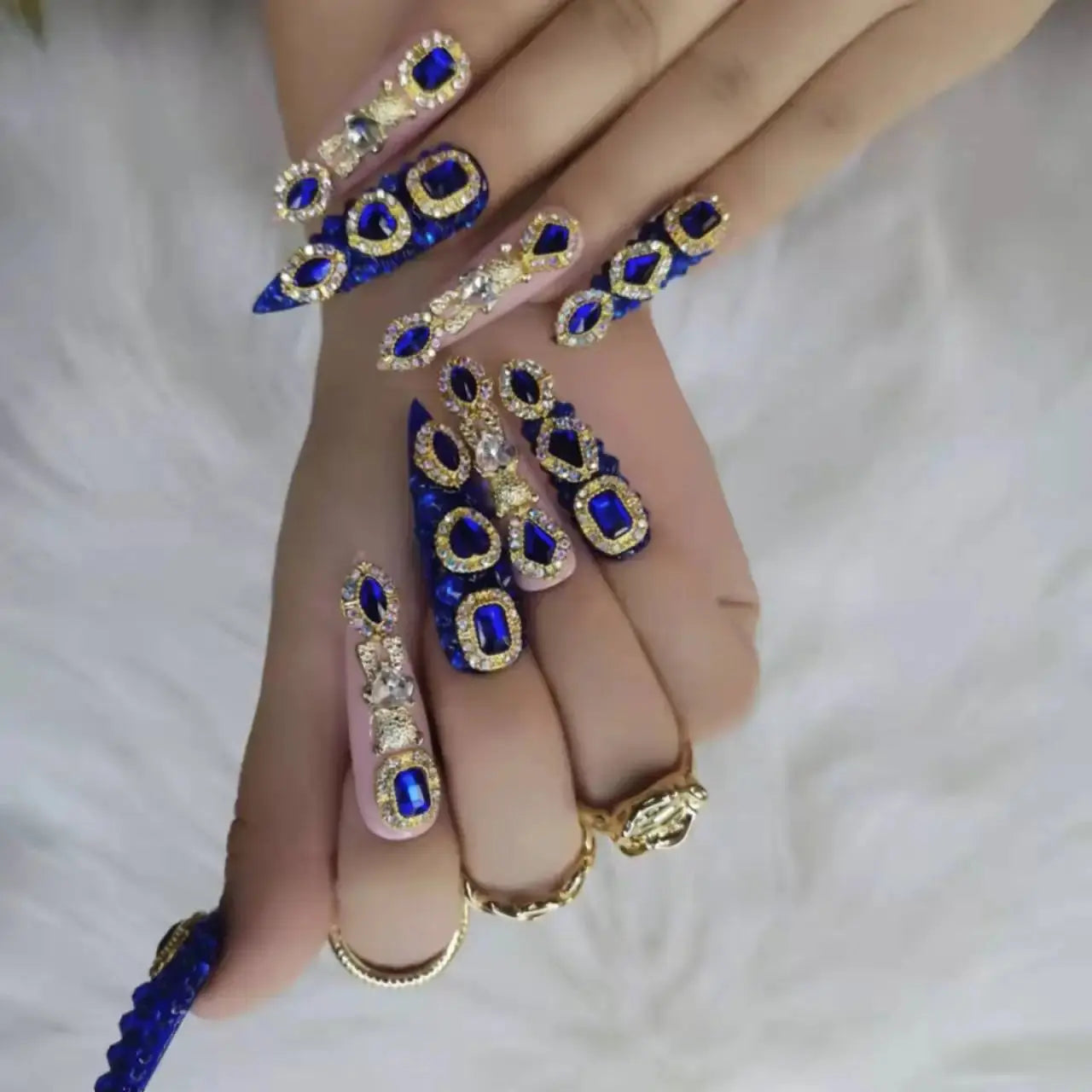 2026 Custom Acrylic Artificial Fingernails Handmade Press-on Nails with Logo Unique New Style Customized Packaging for Designers