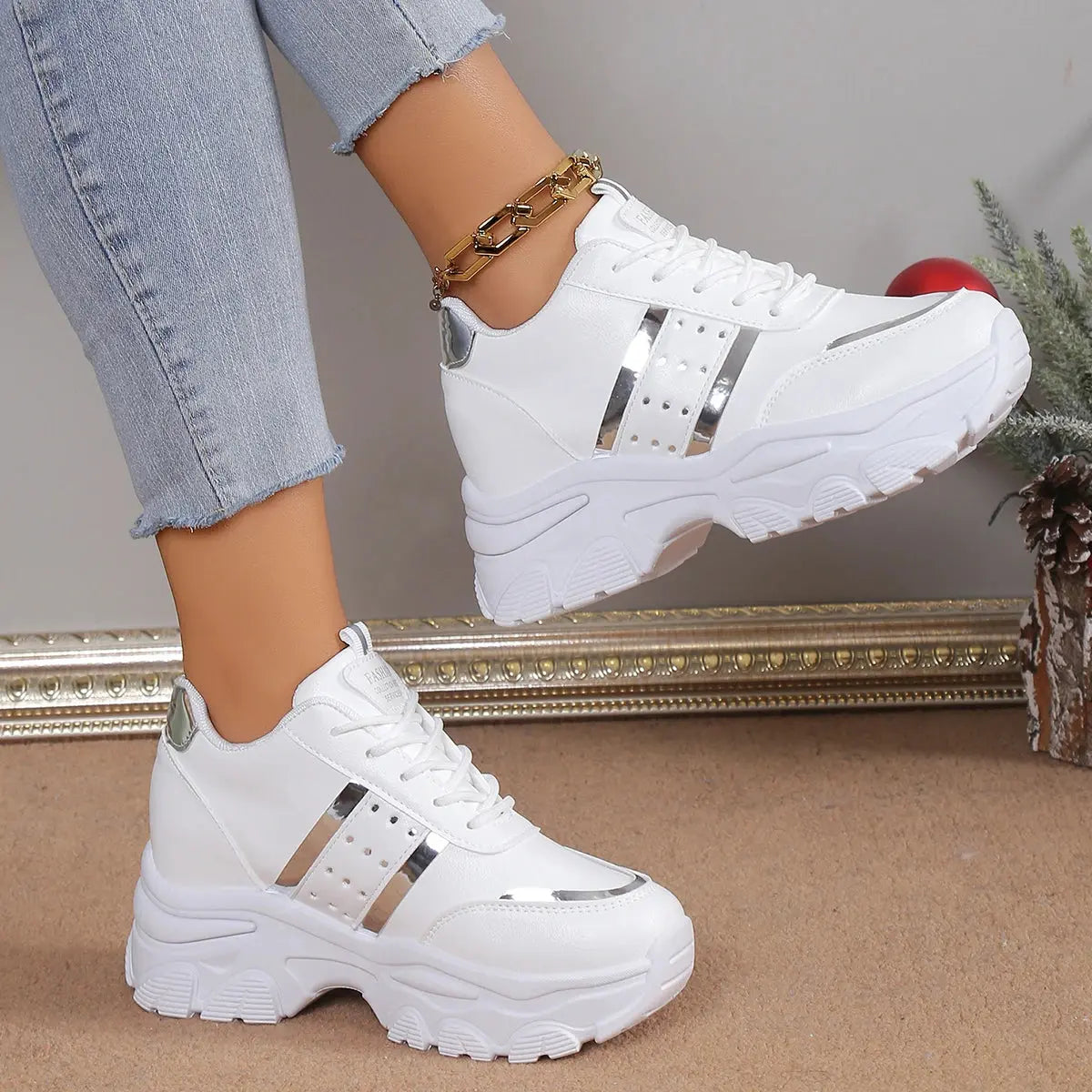 Xuanhui Fashion Trendy New Styles Height Increasing Rubber Shoes Korean Mesh Platform Tennis Shoes White Shoes Women Sneakers
