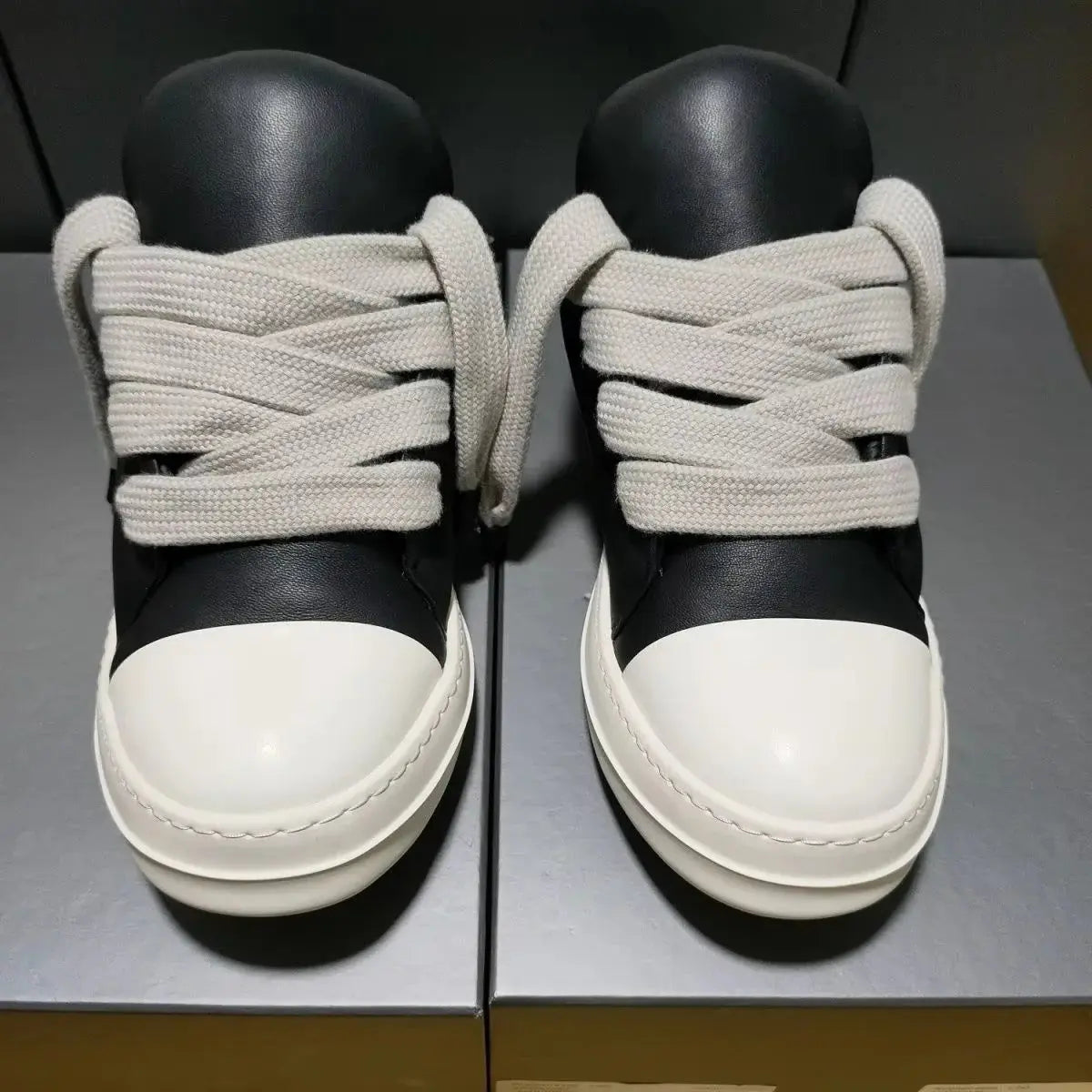 Men's Owens Vintage Sneakers Designer Low-top Padded LWG-certified Grained Lambskin Board Designer Men  Shoes Black