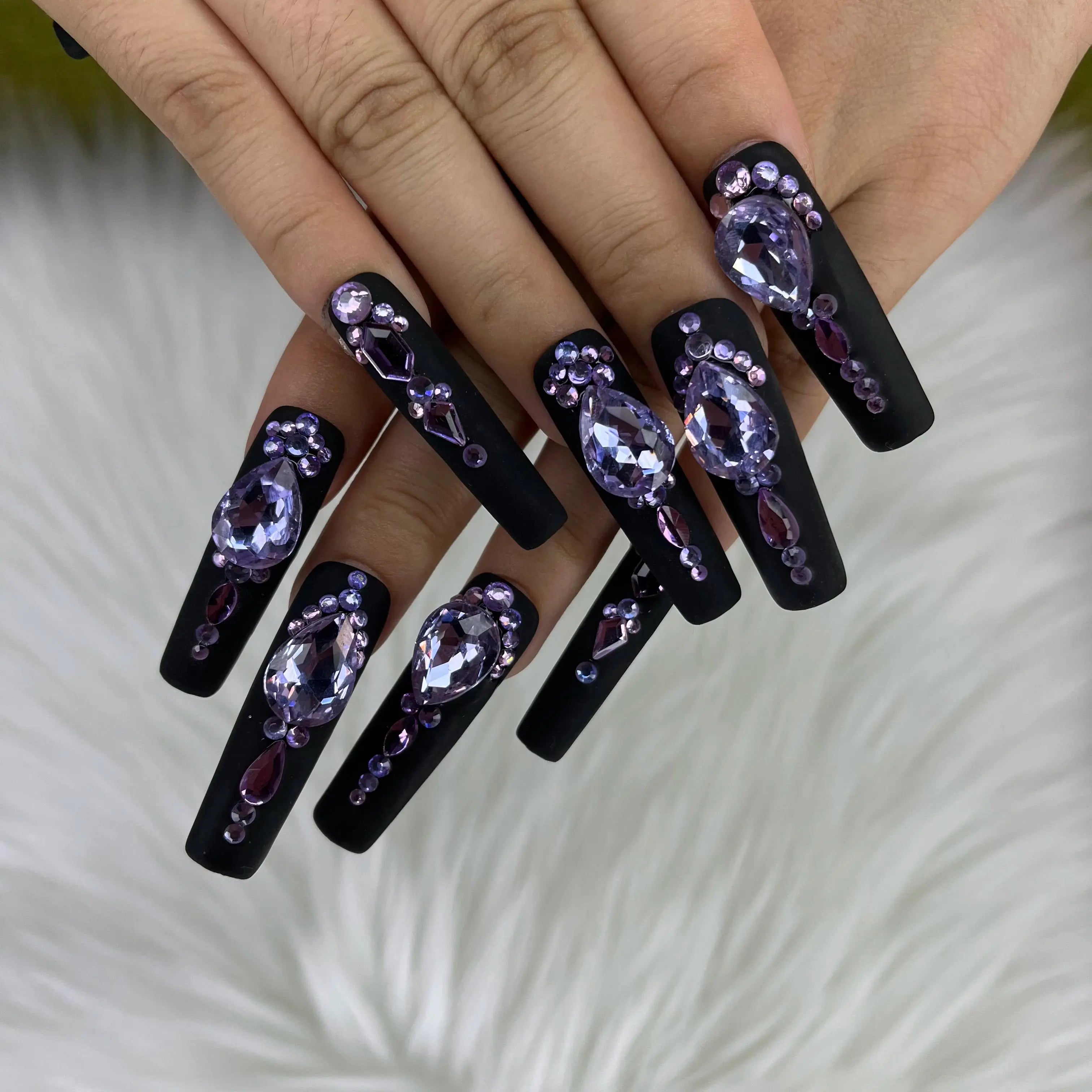 2026 Custom Acrylic Artificial Fingernails Handmade Press-on Nails with Logo Unique New Style Customized Packaging for Designers