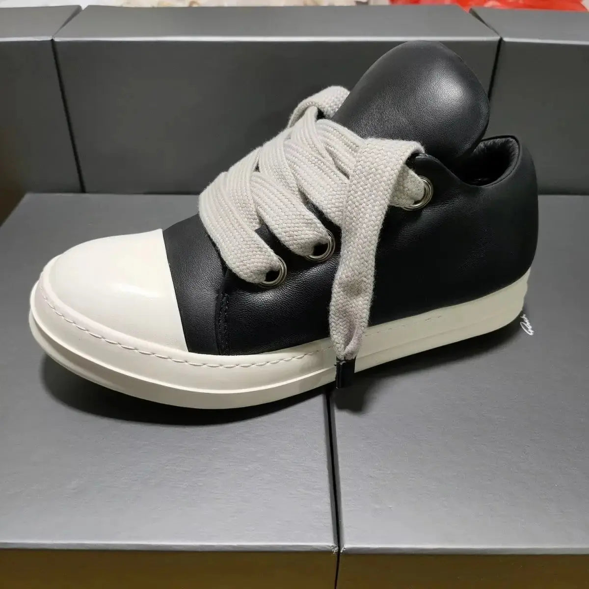 Men's Owens Vintage Sneakers Designer Low-top Padded LWG-certified Grained Lambskin Board Designer Men  Shoes Black