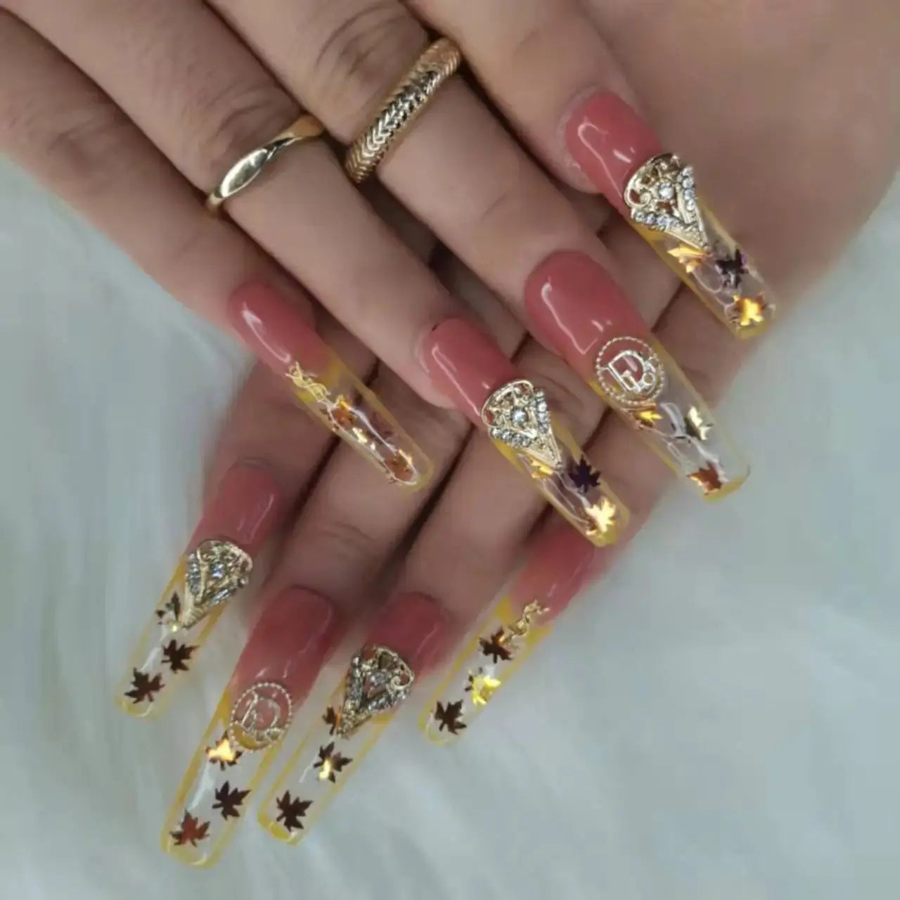 2026 Custom Acrylic Artificial Fingernails Handmade Press-on Nails with Logo Unique New Style Customized Packaging for Designers