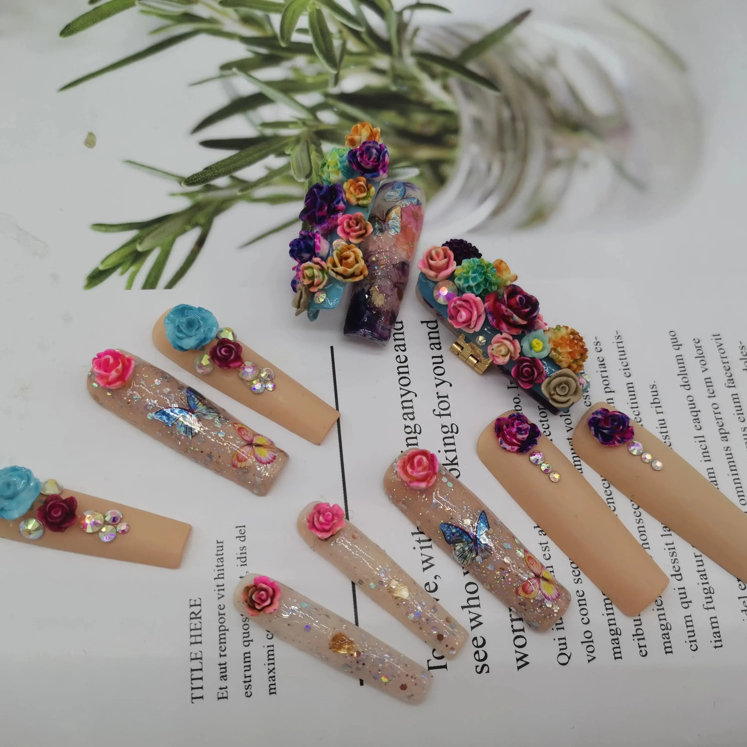 2026 Custom Acrylic Artificial Fingernails Handmade Press-on Nails with Logo Unique New Style Customized Packaging for Designers