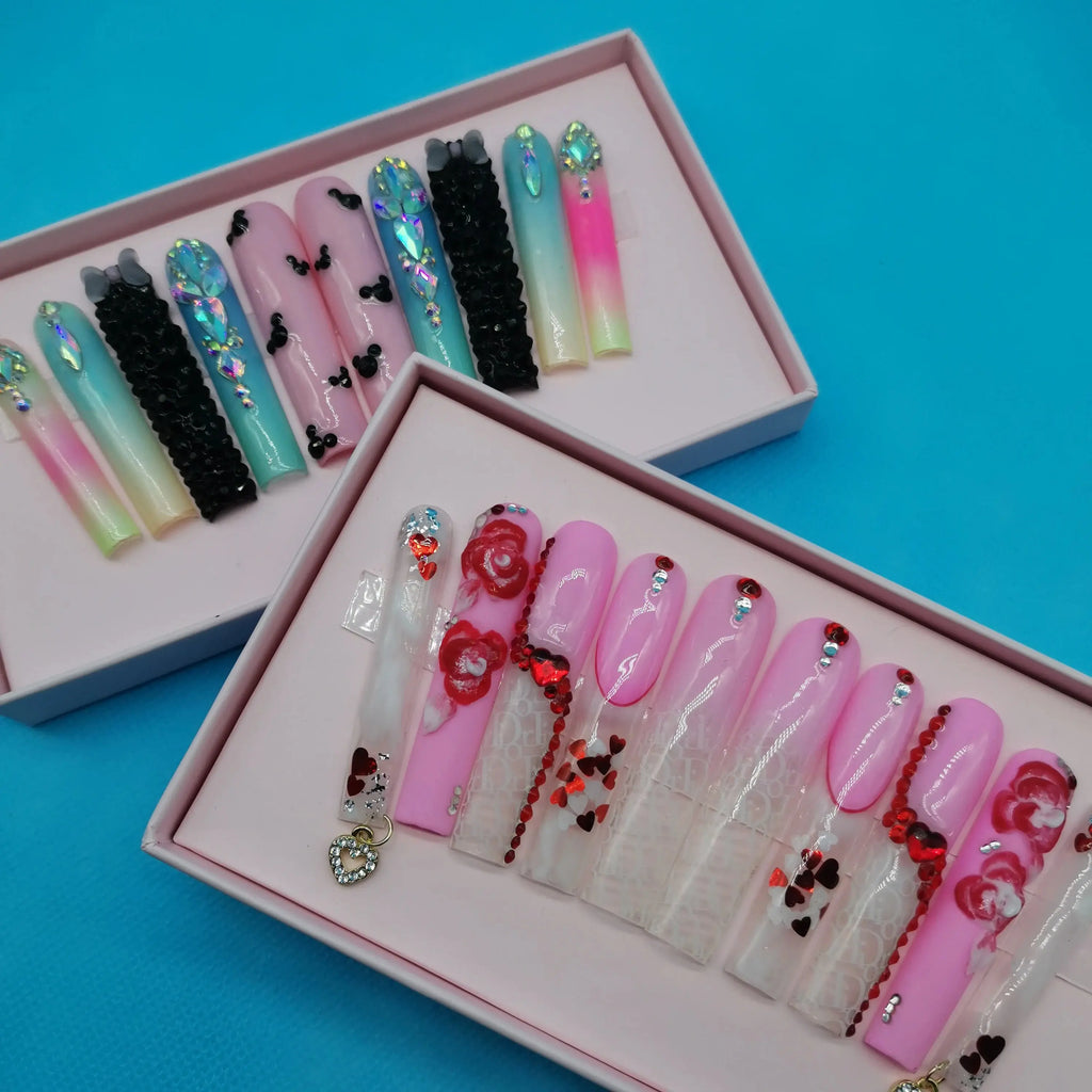 2026 Custom Acrylic Artificial Fingernails Handmade Press-on Nails with Logo Unique New Style Customized Packaging for Designers