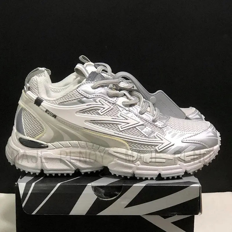 2026 Designer White Sneakers for Women and Men 'Be Right Back' Logo Decorated with Lace-Up Stitching Mesh Lining Casual Shoes