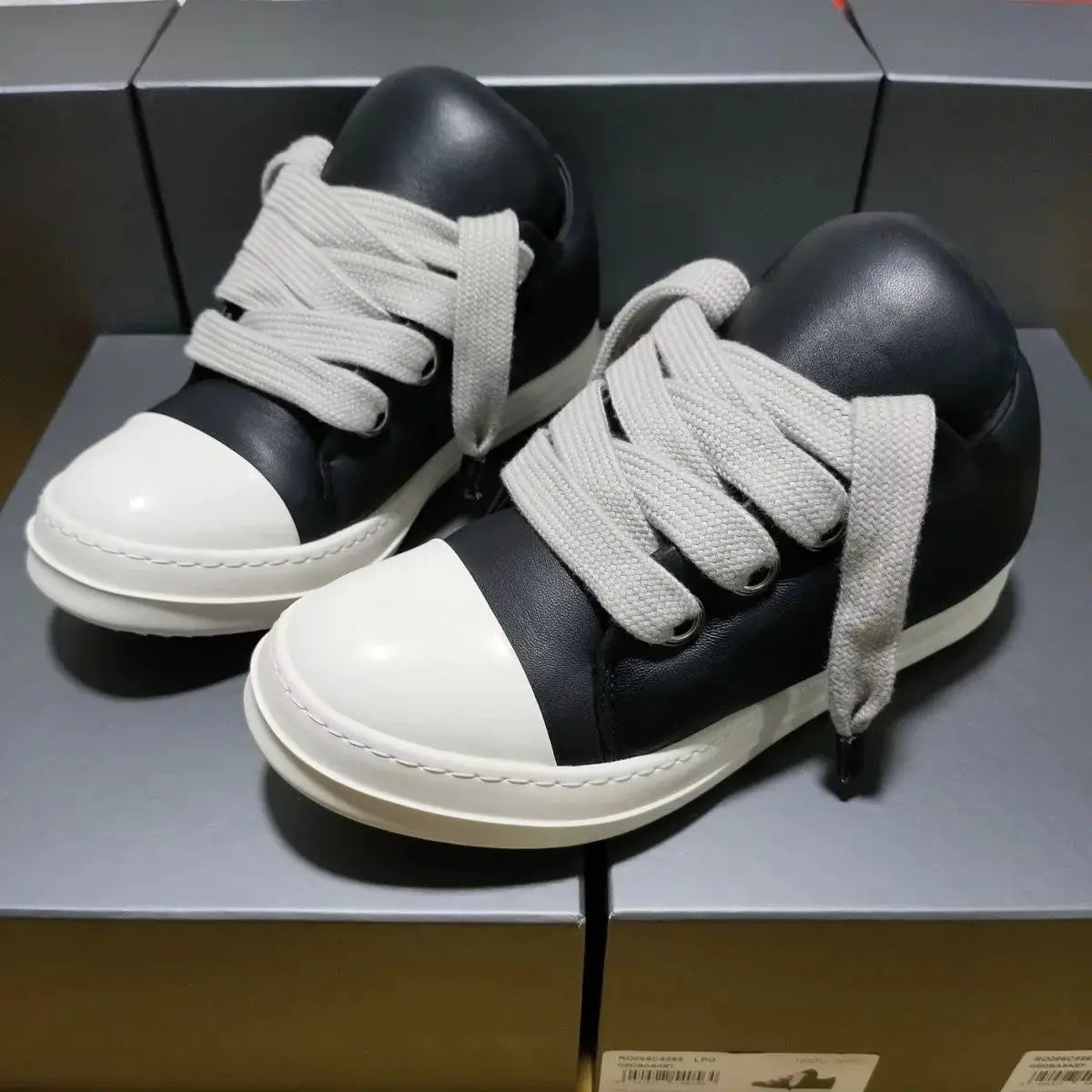 Men's Owens Vintage Sneakers Designer Low-top Padded LWG-certified Grained Lambskin Board Designer Men  Shoes Black