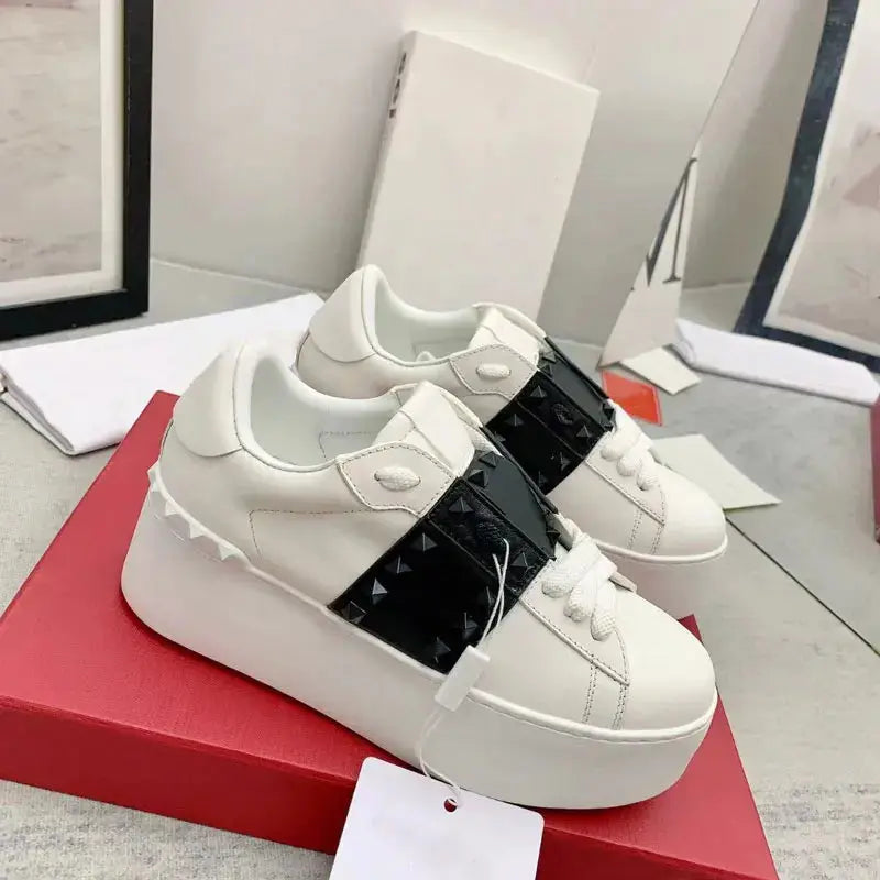 Top Quality Flat Genuine Leather Heightening Designer Sneakers Fashion Thick Soled Rivet Walking Style Shoes Casual Women Shoes