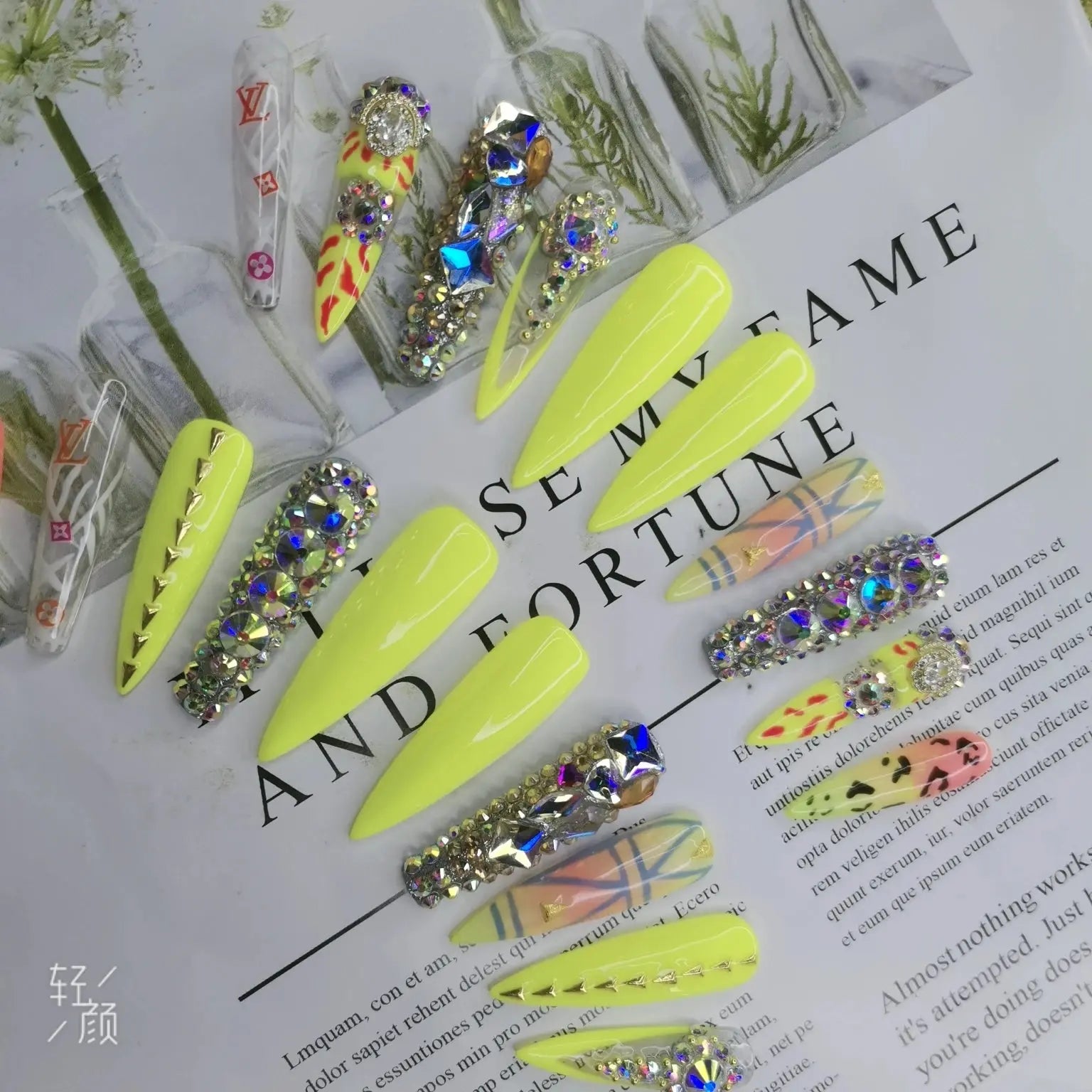 2026 Custom Acrylic Artificial Fingernails Handmade Press-on Nails with Logo Unique New Style Customized Packaging for Designers