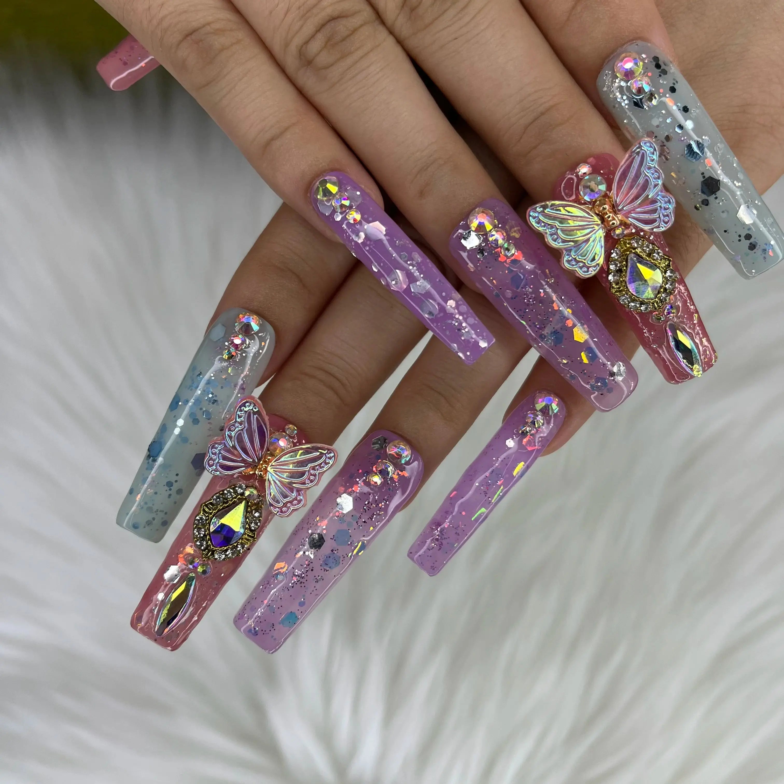 2026 Custom Acrylic Artificial Fingernails Handmade Press-on Nails with Logo Unique New Style Customized Packaging for Designers