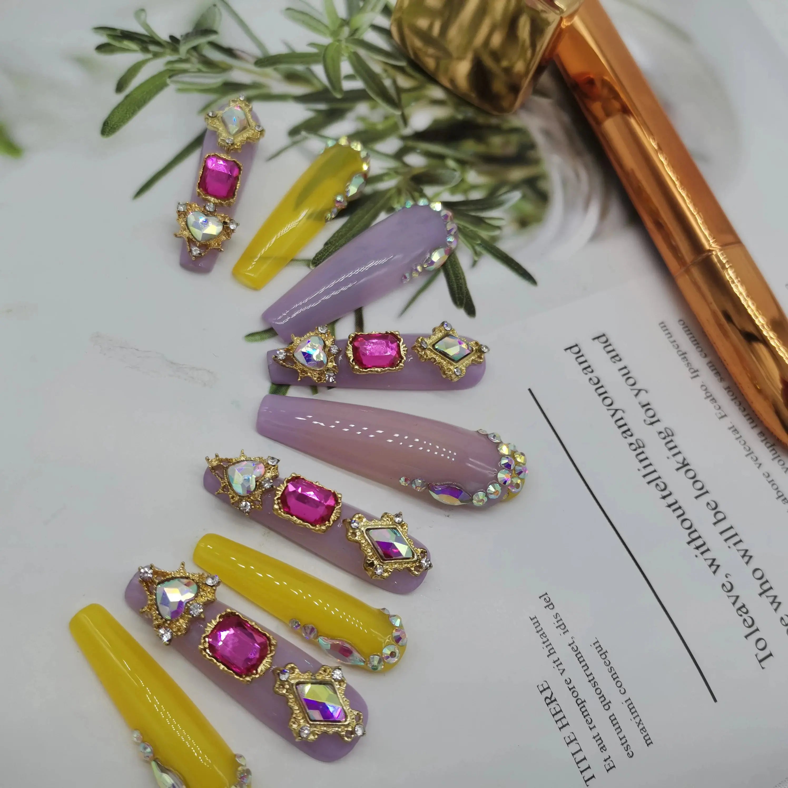 2026 Custom Acrylic Artificial Fingernails Handmade Press-on Nails with Logo Unique New Style Customized Packaging for Designers