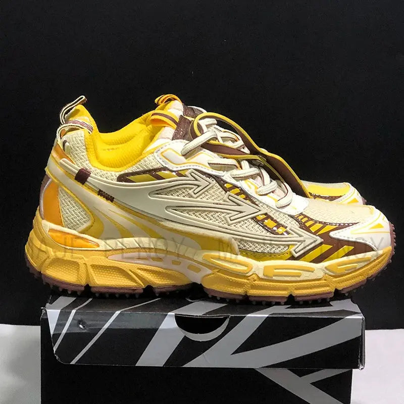 2026 Designer White Sneakers for Women and Men 'Be Right Back' Logo Decorated with Lace-Up Stitching Mesh Lining Casual Shoes