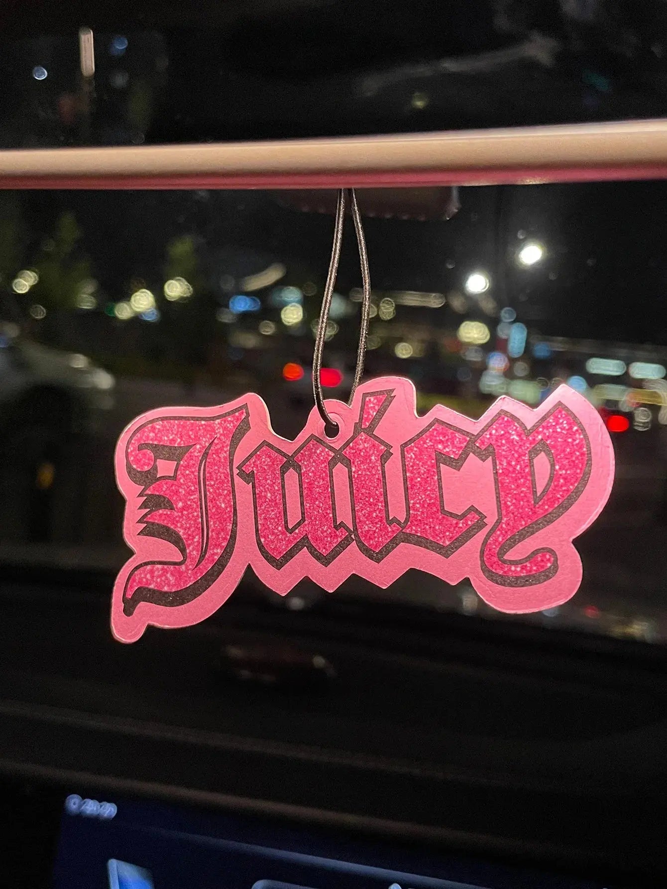 Perfume Bottle with Freesia and English Pear Scent (International Trend) Car Air Freshener, Wardrobe Air Freshener, Perfume, Rearview Mirror Decoration, Car Accessories Interior Pendant, Natural Fragrance to Purify the Air, A